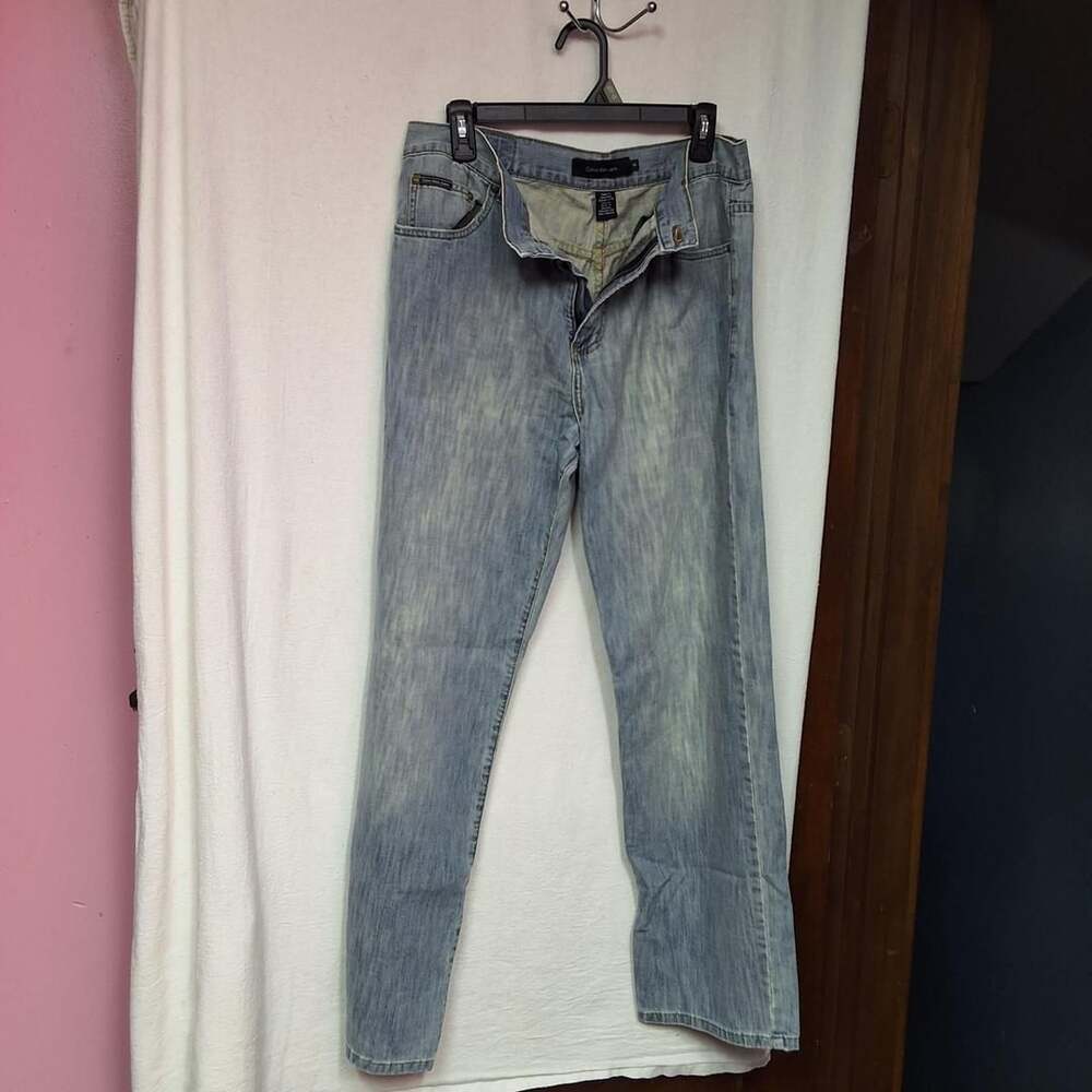 Calvin Klein Jeans Size 34 Light Wash Distressed Denim Pants